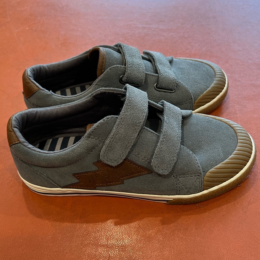 NWOT Hanna Andersson Boys Kasper Suede Sneaker Size 2M, Brand New